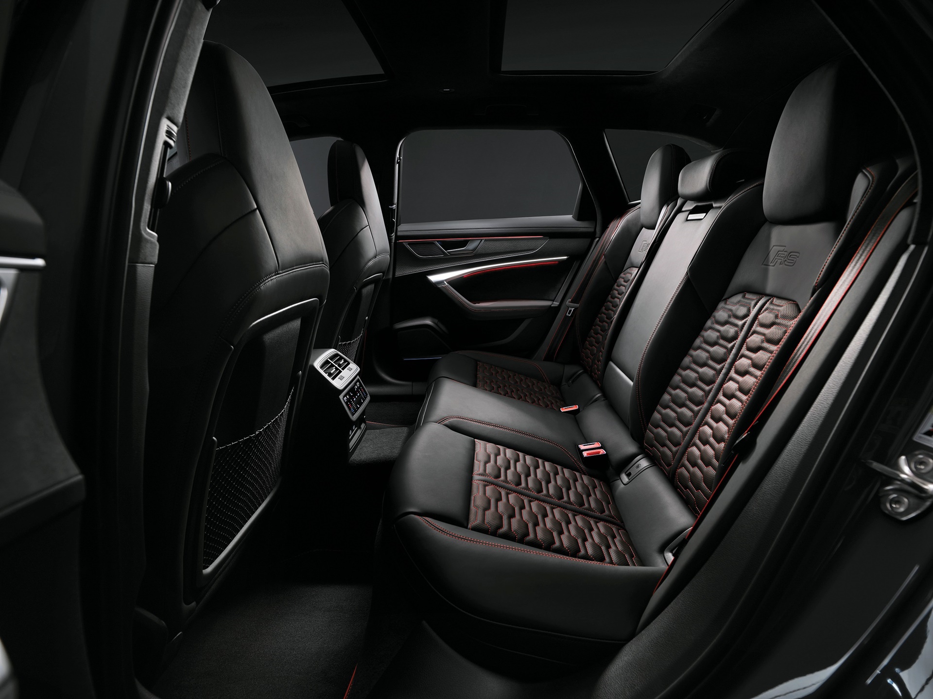 Audi RS RS 6 Avant Performance อาวดี้ ปี 2023 : ภาพที่ 9
