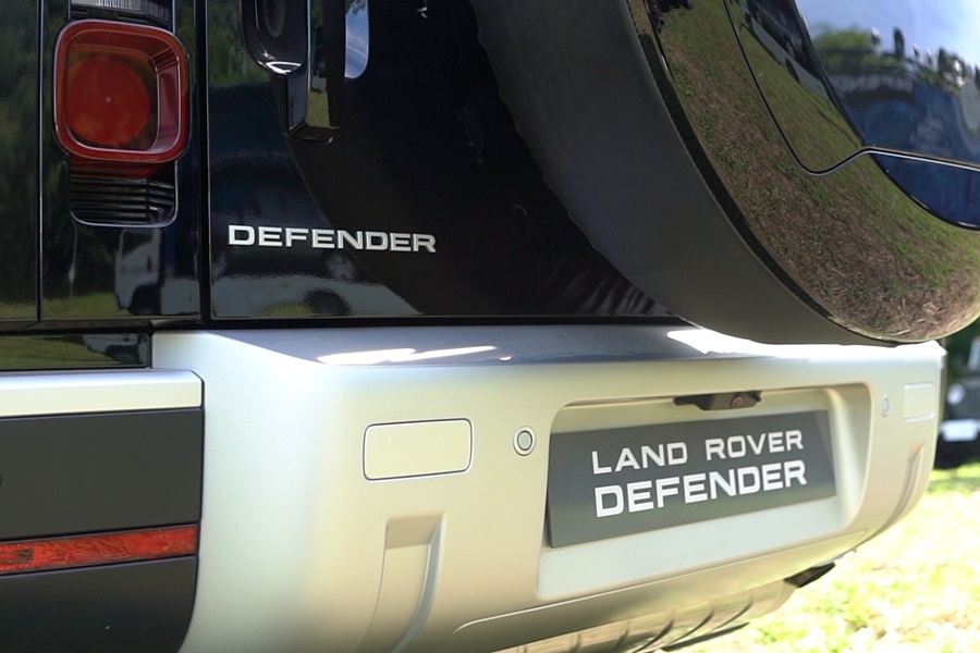 Land Rover Defender 130 HSE 3.0 Diesel แลนด์โรเวอร์ ดิเฟนเดอร์ ปี 2022 : ภาพที่ 4