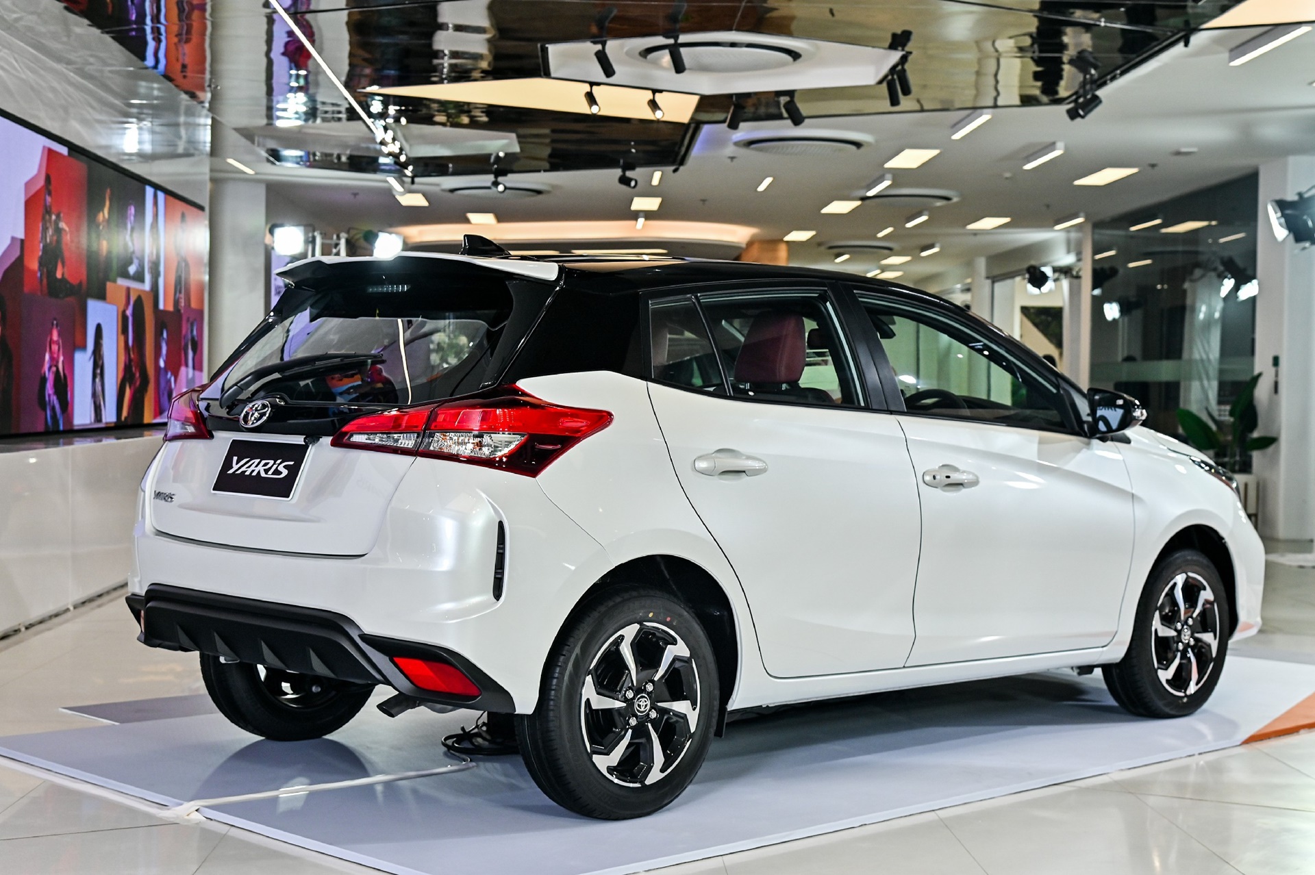 Toyota Yaris Premium S โตโยต้า ยาริส ปี 2023 : ภาพที่ 2