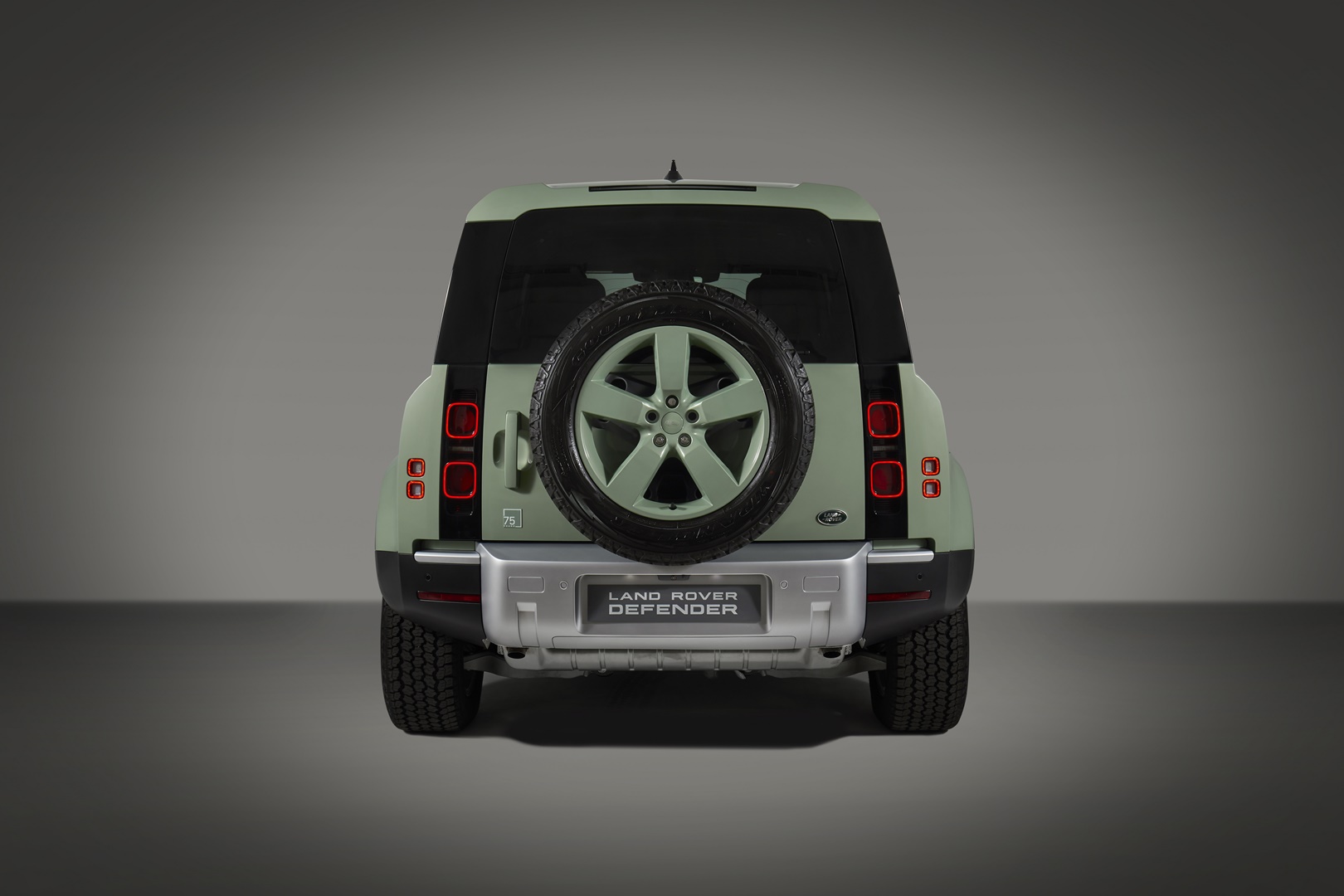 Land Rover Defender 75TH Limited Edition แลนด์โรเวอร์ ดิเฟนเดอร์ ปี 2023 : ภาพที่ 3