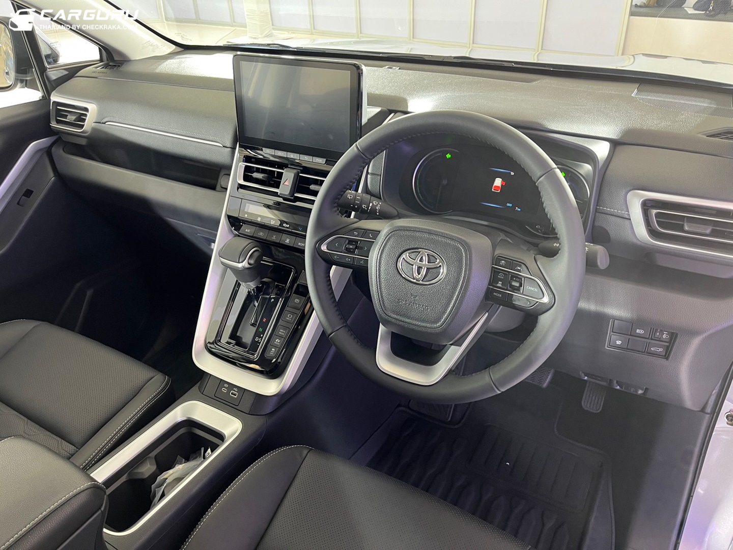 Toyota Innova Zenix 2.0 HEV Smart โตโยต้า อินโนว่า ปี 2023 : ภาพที่ 2