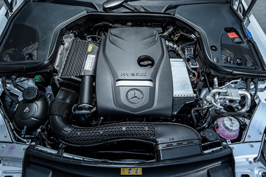 Mercedes-benz E-Class E 300 e AMG Dynamic เมอร์เซเดส-เบนซ์ อี-คลาส ปี 2021 : ภาพที่ 10