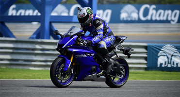 Yamaha จัดทดสอบ YZF-R6 พร้อมบิ๊กไบค์รุ่นใหม่ในงาน "Rev The Exclusive Press Test Riding"