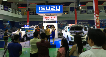 ตรีเพชรอีซูซุ ส่ง "อีซูซุบลูเพาเวอร์" อวดโฉมในงาน "Vientiane International Motor Expo 2016"