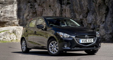 Mazda2 Red Edition ไมเนอร์เชนจ์ตัวใหม่ พร้อมวางขายเฉพาะในประเทศอังกฤษ