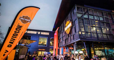 AAS Harley-Davidson Bangkok จัดแคมเปญรับสงกรานต์ ฟรีค่าแรง 100 คัน !