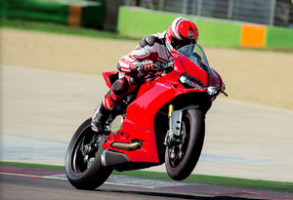 อันดับที่ 2: Ducati 1299 Panigale S