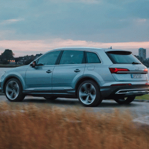 รายชื่อศูนย์-โชว์รูมอาวดี้ Audi Q7 60 TFSI e quattro S line Black Edition ปี 2022