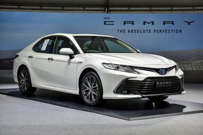 รายชื่อศูนย์-โชว์รูมโตโยต้า Toyota Camry 2.5 HEV Premium Luxury ปี 2021