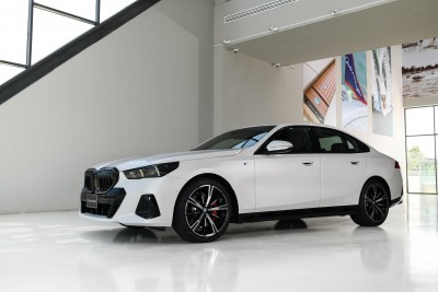 รายชื่อศูนย์-โชว์รูมบีเอ็มดับเบิลยู BMW Series 5 520d M Sport Pro ปี 2024