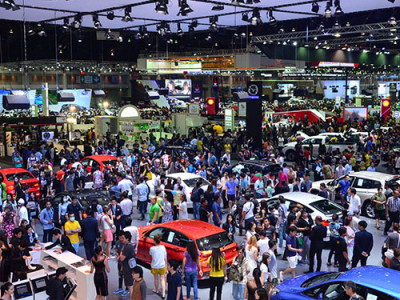 ตรวจโปรโมชั่นเด็ด ค่ายรถชั้นนำ กระหน่ำในงาน Motor Expo 2015