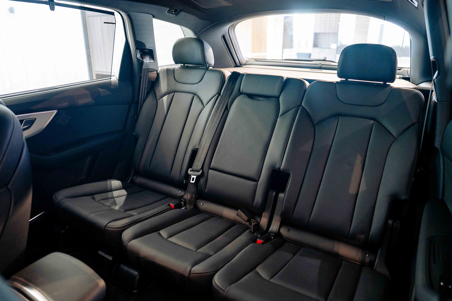 Audi Q7 TFSI e quattro S line edition one อาวดี้ คิว7 ปี 2024 : ภาพที่ 11