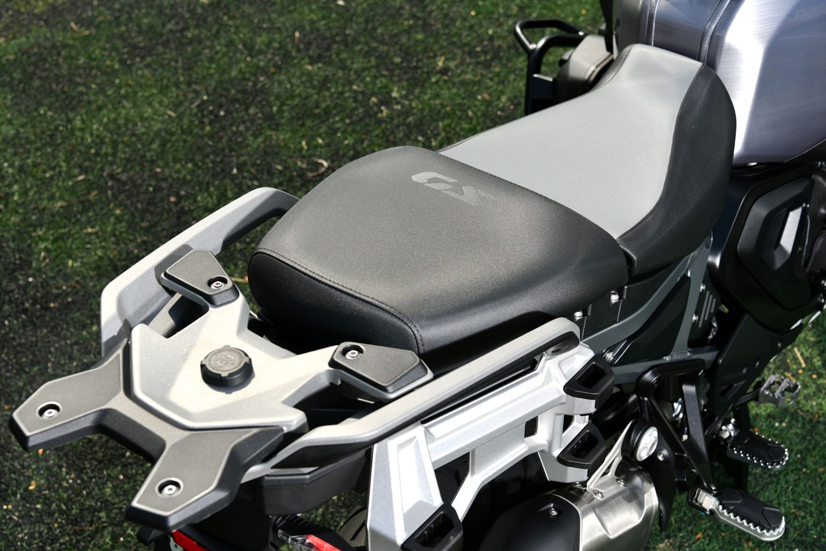 BMW R 1300 GS Adventure Triple Black บีเอ็มดับเบิลยู อาร์ ปี 2025 : ภาพที่ 8