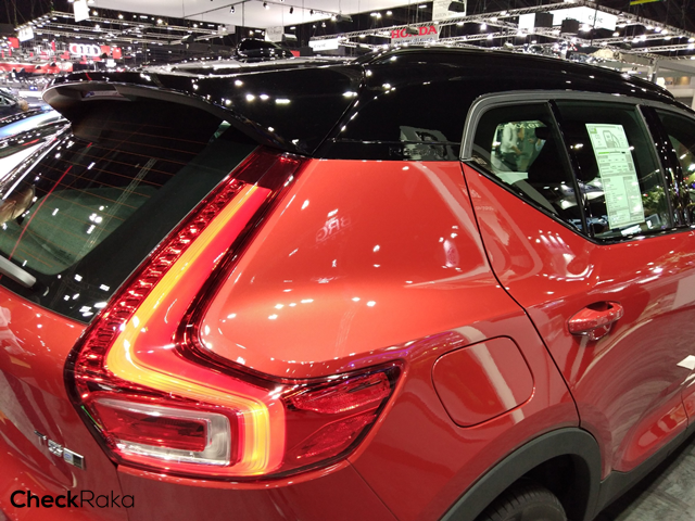 Volvo XC40 T4 Momentum with White Roof วอลโว่ XC40 ปี 2018 : ภาพที่ 19