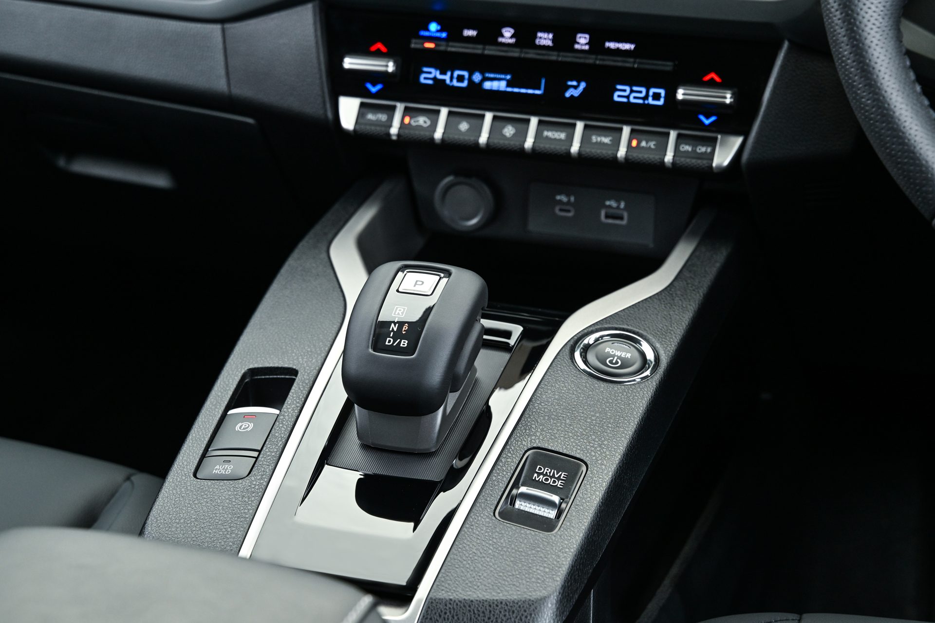 Mitsubishi Xforce HEV Ignite มิตซูบิชิ ปี 2025 : ภาพที่ 4