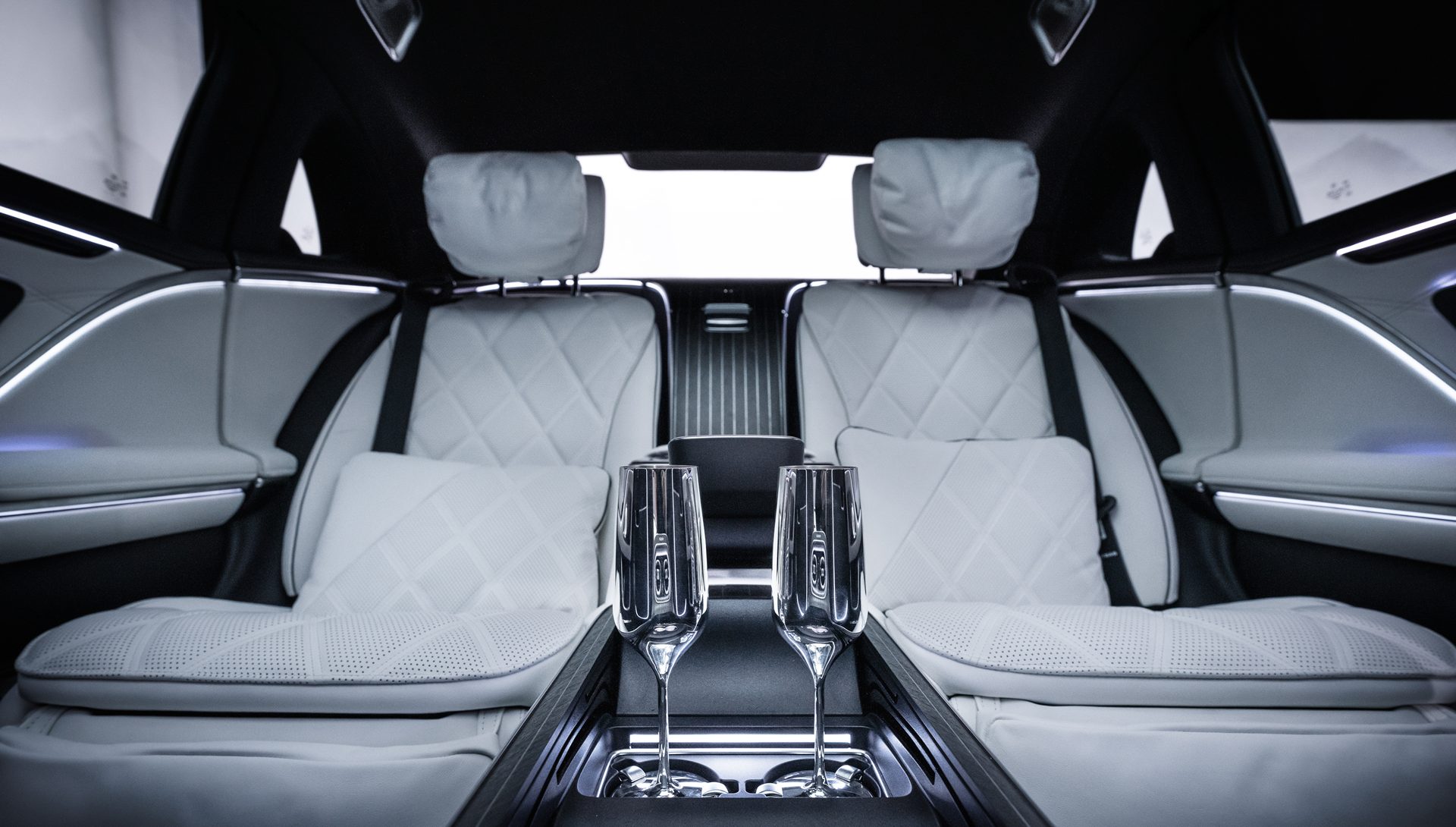 Mercedes-benz Maybach S 580 e Night Series เมอร์เซเดส-เบนซ์ ปี 2026 : ภาพที่ 12