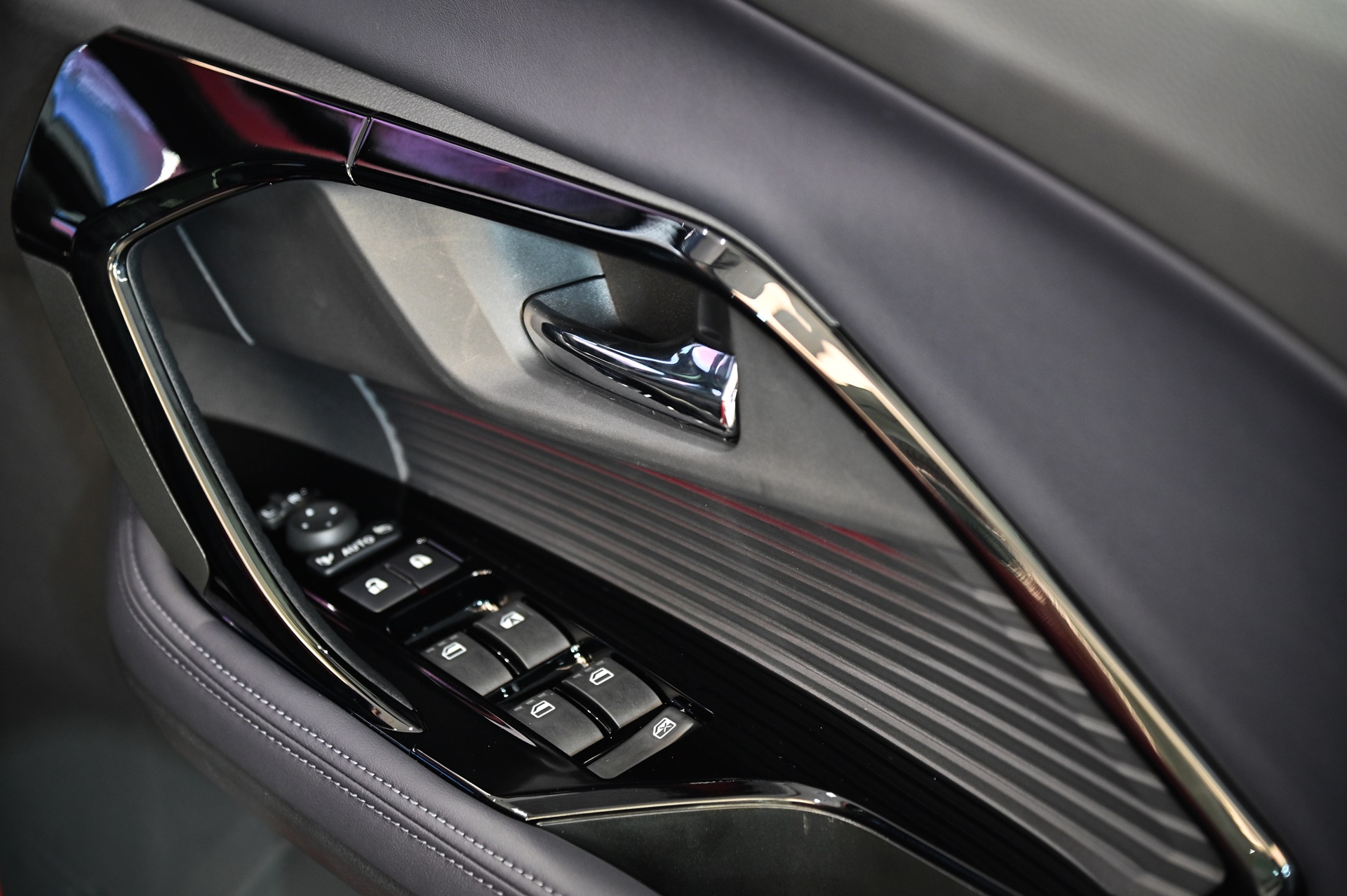 Toyota Yaris Cross HEV Premium Luxury โตโยต้า ปี 2023 : ภาพที่ 11