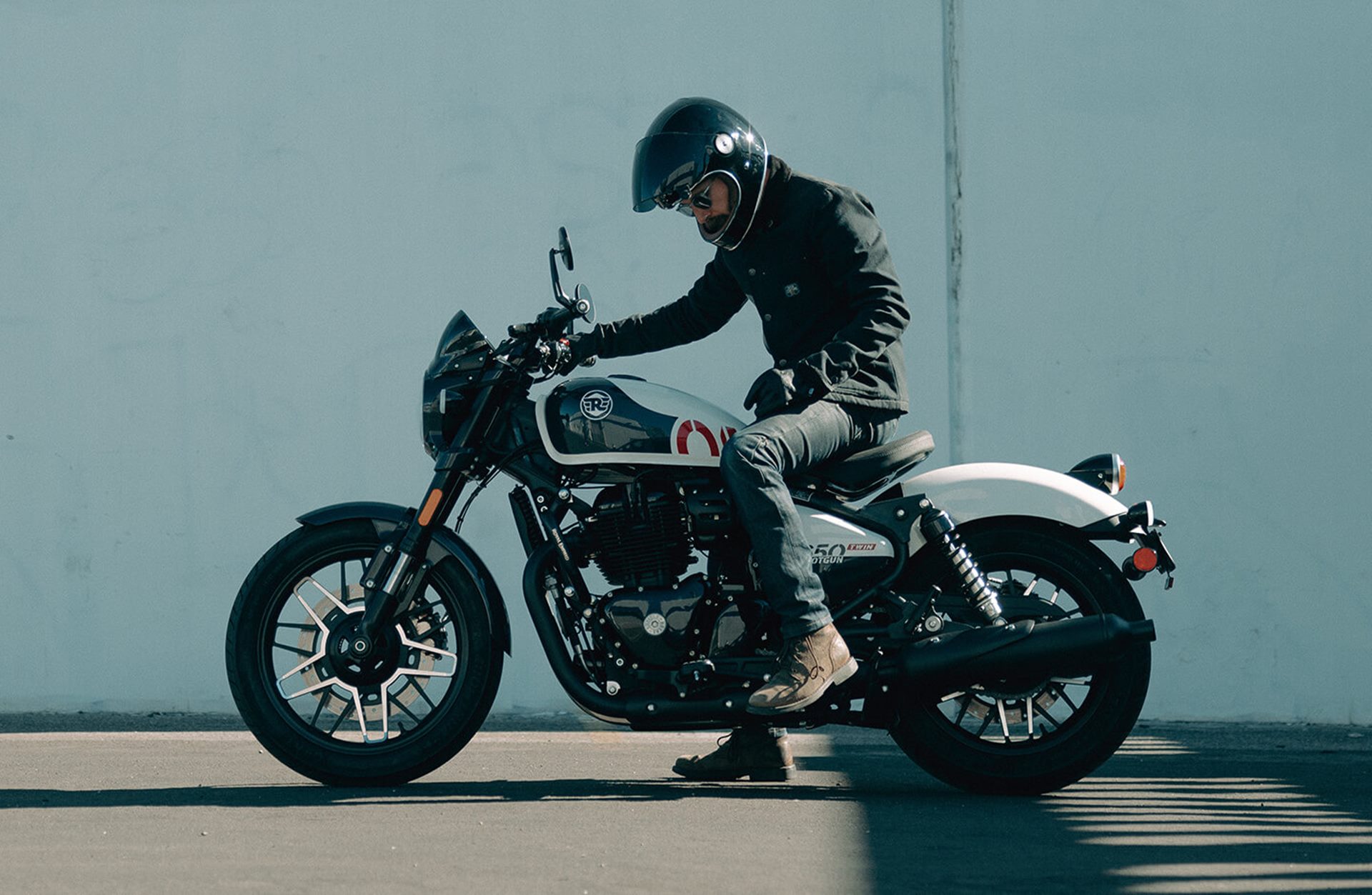 Royal Enfield Shotgun 650 Stencil White โรยัล เอ็นฟีลด์ ปี 2024 : ภาพที่ 9