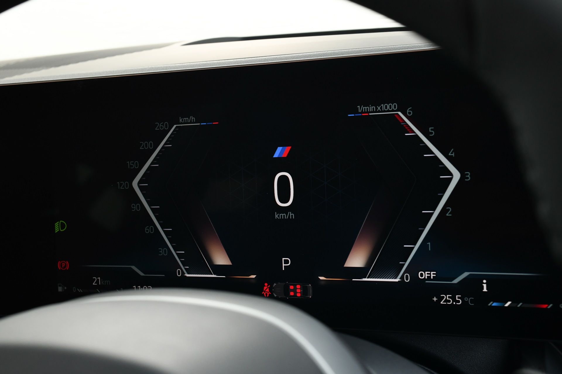 BMW Series 5 520d M Sport Pro บีเอ็มดับเบิลยู ซีรีส์5 ปี 2024 : ภาพที่ 13