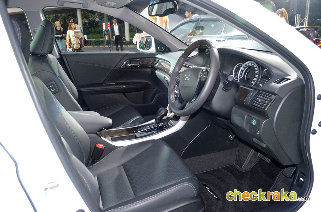 Honda Accord 2.0 EL NAVI ฮอนด้า แอคคอร์ด ปี 2013 : ภาพที่ 15