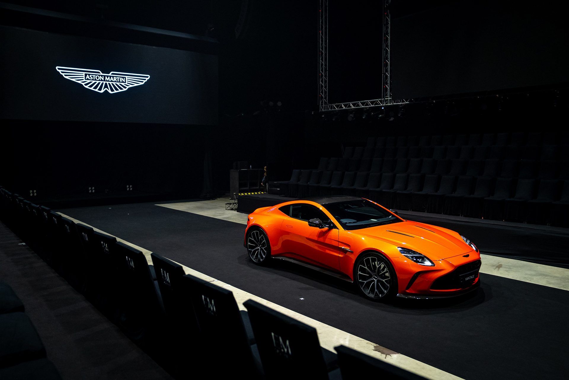 Aston Martin Vantage Coupe แอสตัน มาร์ติน ปี 2025 : ภาพที่ 1