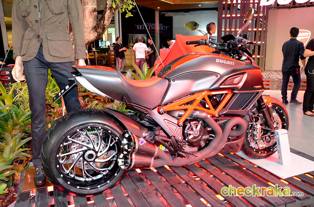 Ducati Diavel Carbon ดูคาติ เดียแวล ปี 2014 : ภาพที่ 9