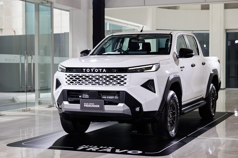 Toyota Hilux Travo Double Cab Prerunner 2.8 Premium MT โตโยต้า ไฮลักซ์ ทราโว ปี 2025 : ภาพที่ 1