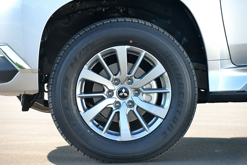 Mitsubishi Pajero Sport 2WD GT มิตซูบิชิ ปาเจโร่ สปอร์ต ปี 2017 : ภาพที่ 7