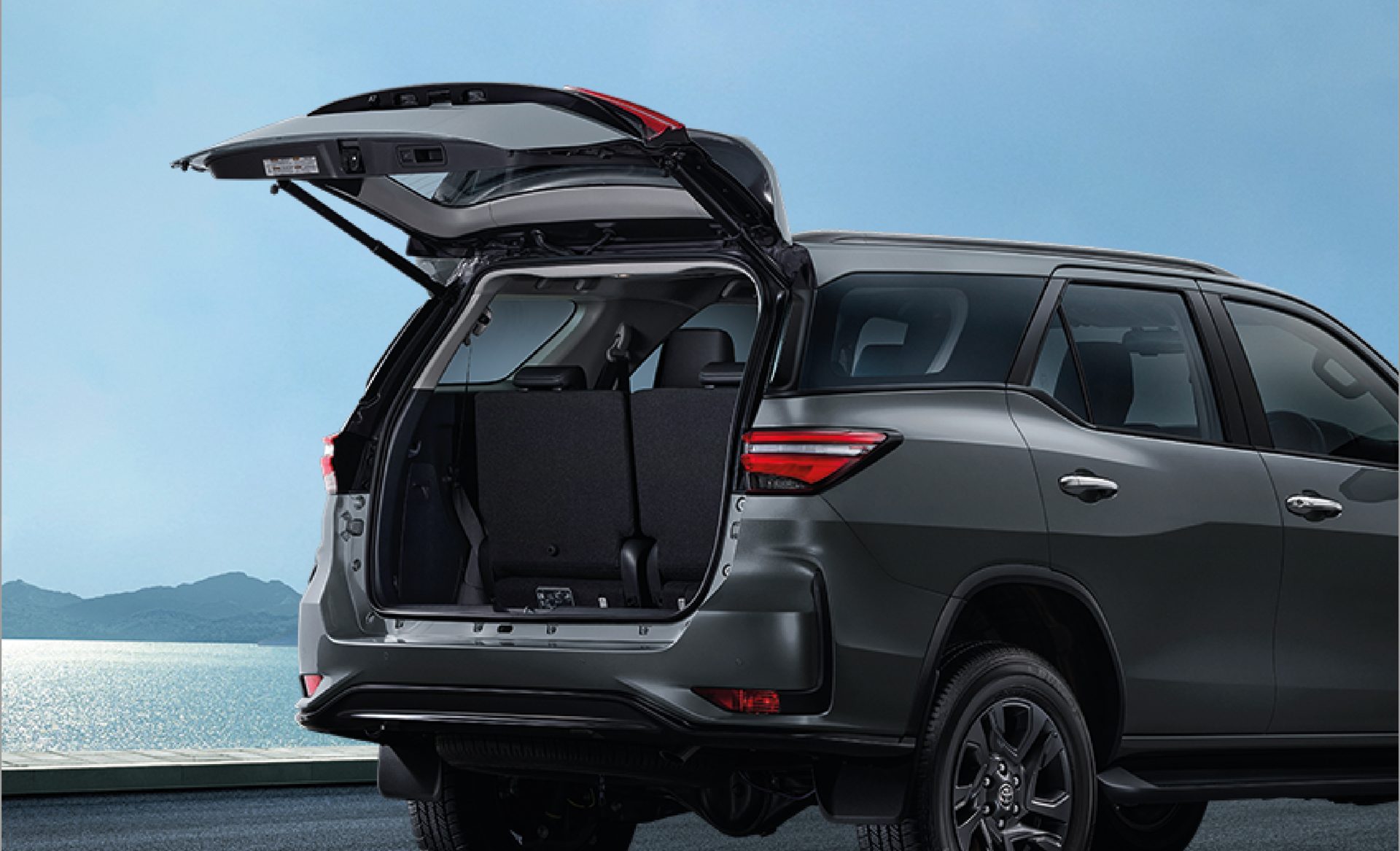 Toyota Fortuner 2.4 Leader G+ โตโยต้า ฟอร์จูนเนอร์ ปี 2025 : ภาพที่ 4