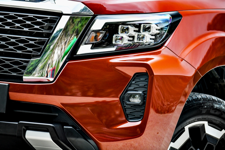 Nissan Navara Double Cab CALIBRE E 7AT MY20 นิสสัน นาวาร่า ปี 2020 : ภาพที่ 4