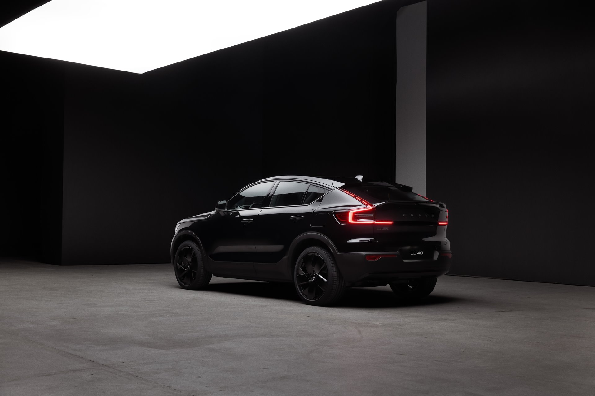 Volvo EC40 Ultra - Twin Motor Black Edition วอลโว่ ปี 2024 : ภาพที่ 2