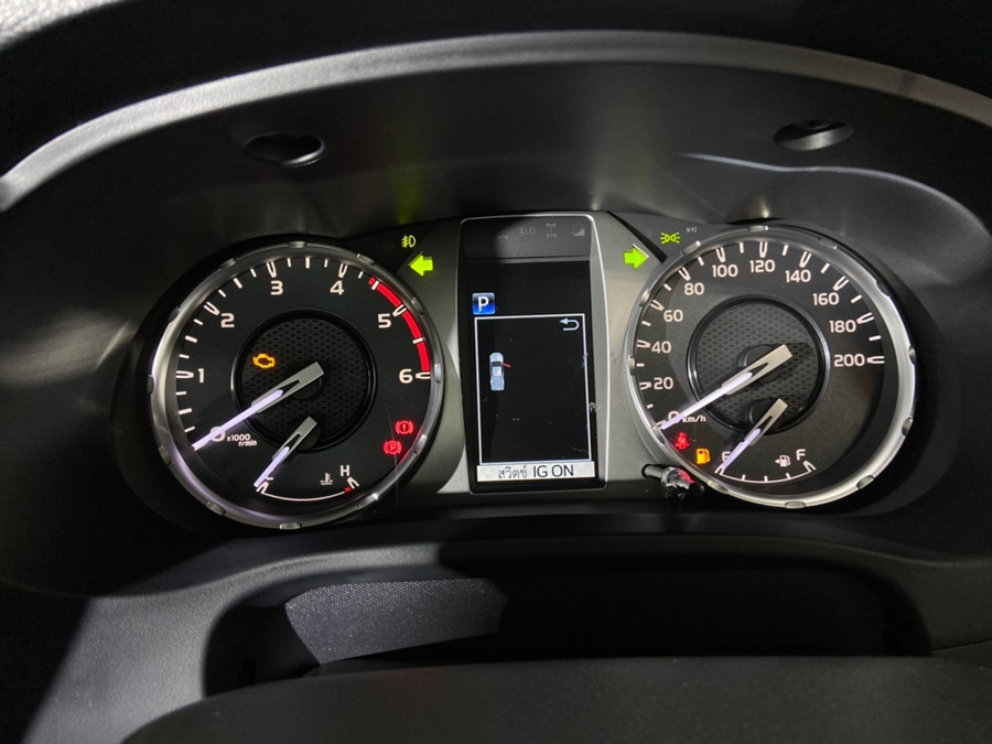 Toyota Revo Smart Cab Prerunner 2.4 Mid AT 60th Anniversary โตโยต้า รีโว่ ปี 2022 : ภาพที่ 10
