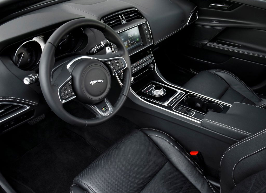 Jaguar XE 2.0 R-Sport จากัวร์ เอ็กซ์อี ปี 2015 : ภาพที่ 6