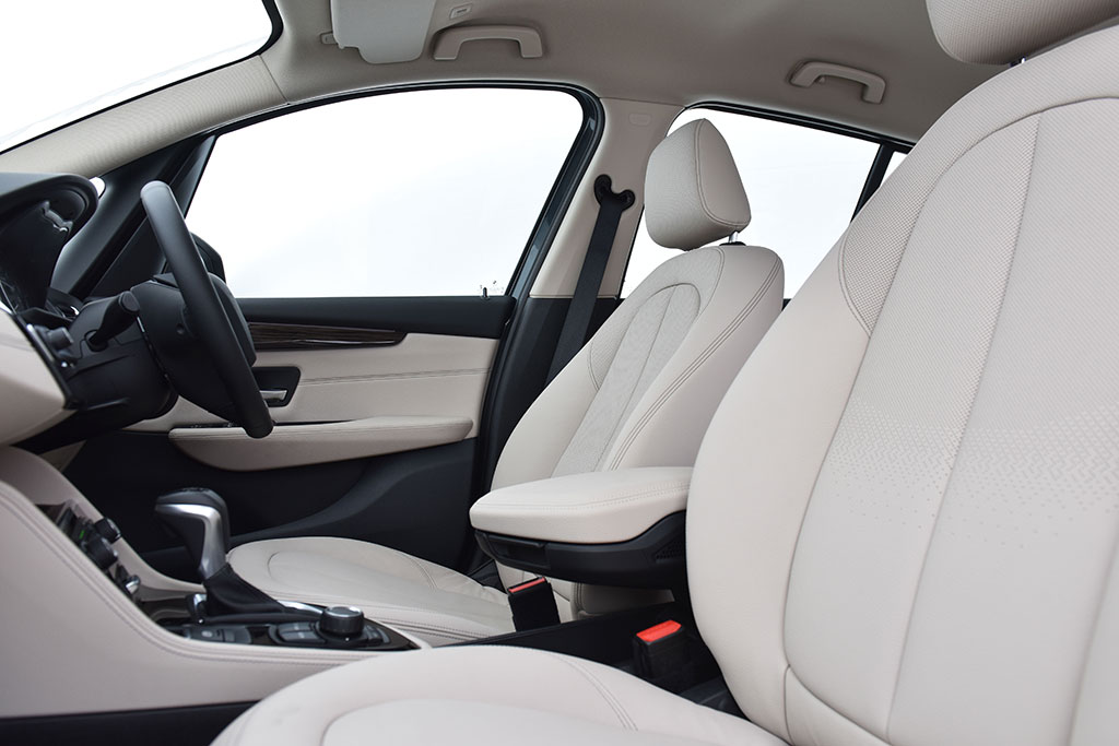 BMW Series 2 218i Gran Tourer Luxury บีเอ็มดับเบิลยู ซีรีส์ 2 ปี 2015 : ภาพที่ 5