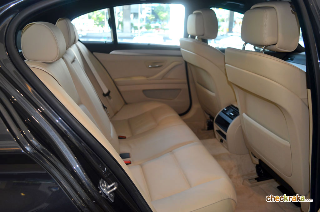 BMW Series 5 528i Sport บีเอ็มดับเบิลยู ซีรีส์5 ปี 2012 : ภาพที่ 5