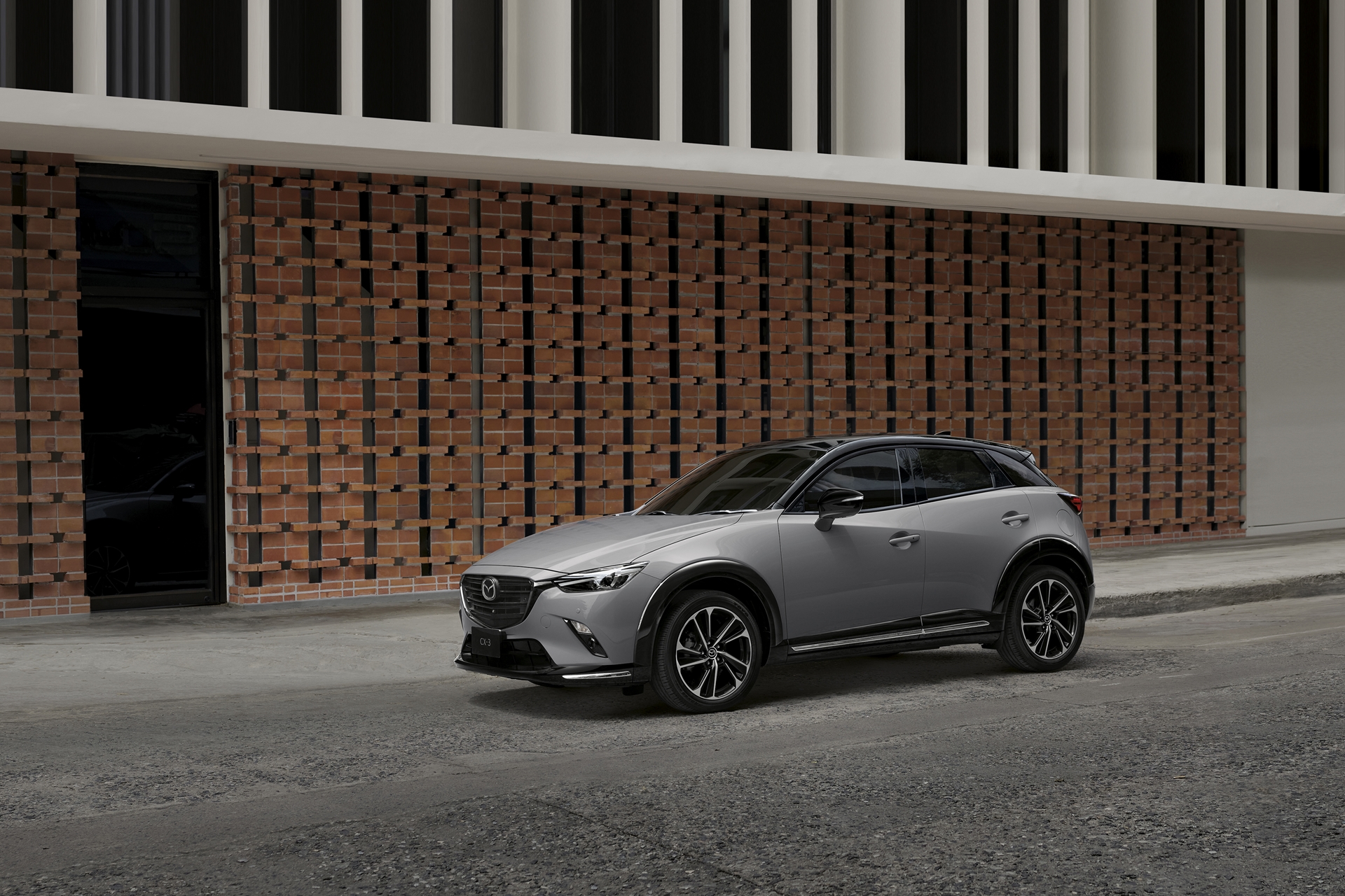 Mazda CX-3 2.0 Sport Luxe มาสด้า ซีเอ็กซ์-3 ปี 2023 : ภาพที่ 1