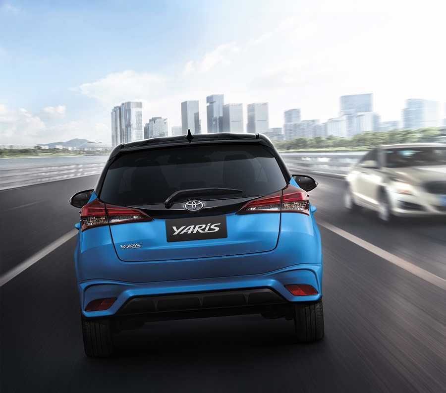 Toyota Yaris Sport Premium with Black Roof โตโยต้า ยาริส ปี 2020 : ภาพที่ 4