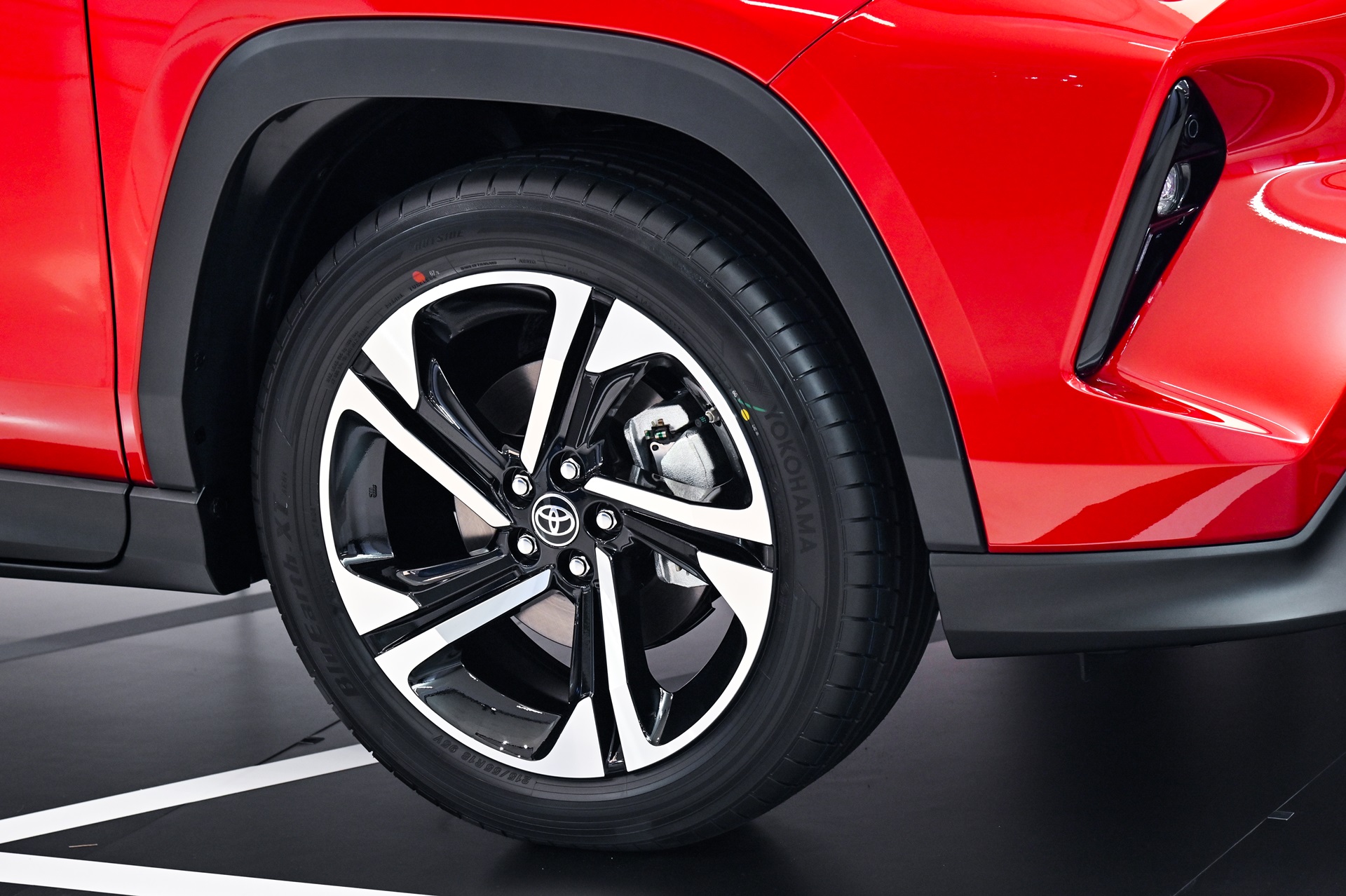 Toyota Yaris Cross HEV Premium Luxury โตโยต้า ปี 2023 : ภาพที่ 7