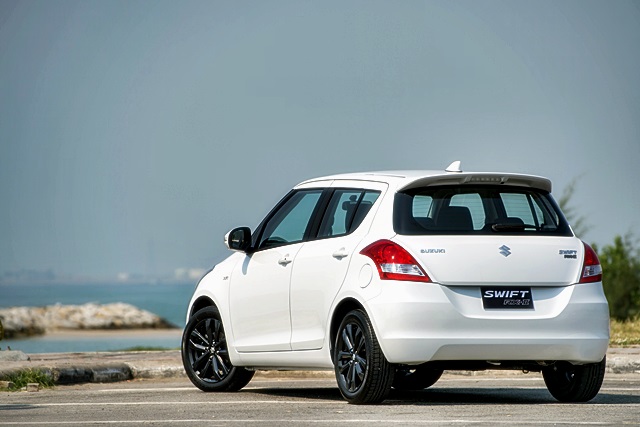 Suzuki Swift GLX RX-II CVT ซูซูกิ สวิฟท์ ปี 2017 : ภาพที่ 2