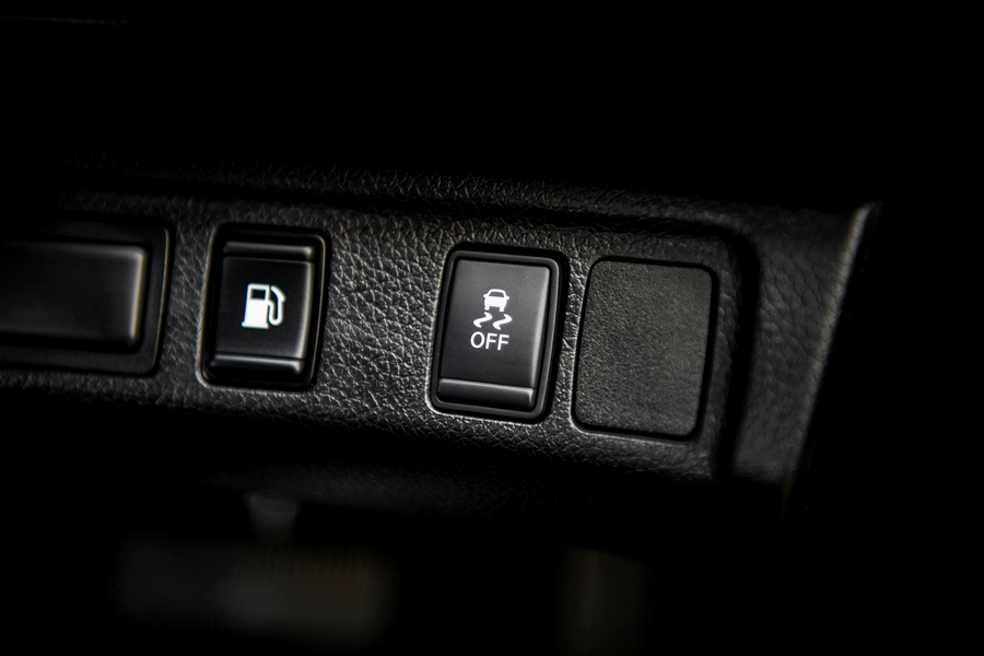 Nissan Navara Double Cab Calibre E 7AT นิสสัน นาวาร่า ปี 2024 : ภาพที่ 18