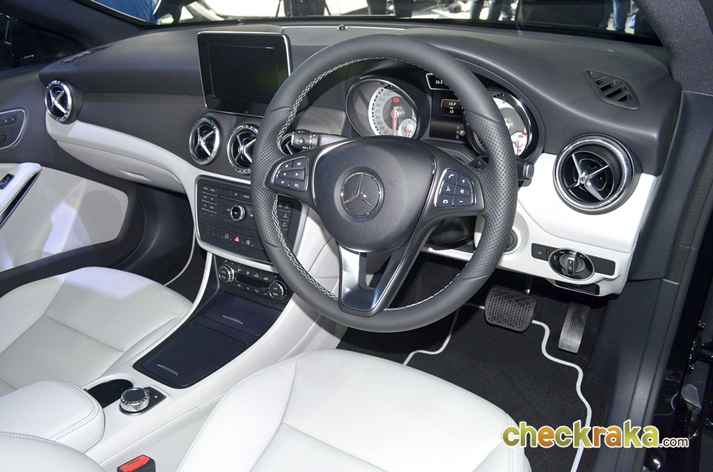 Mercedes-benz CLA-Class CLA 200 Urban เมอร์เซเดส-เบนซ์ ปี 2015 : ภาพที่ 14