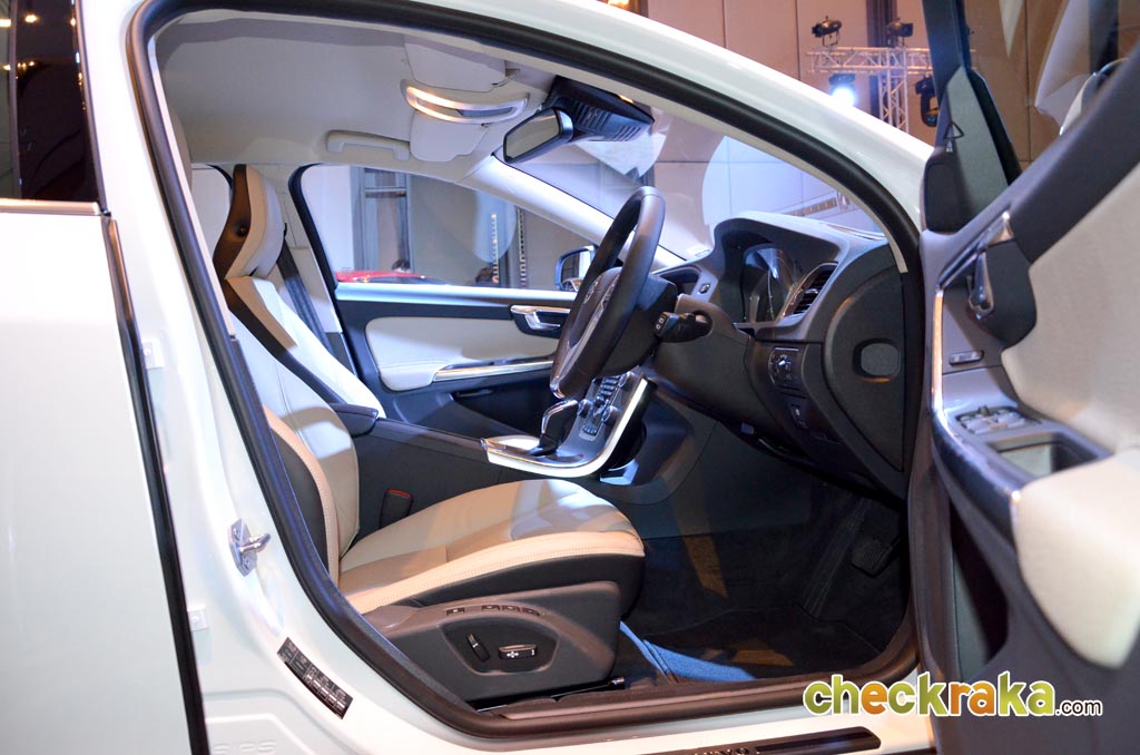 Volvo V60 T4F วอลโว่ วี60 ปี 2013 : ภาพที่ 13