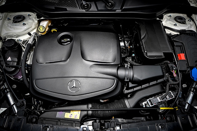 Mercedes-benz GLA-Class GLA 250 AMG Dynamic MY2017 เมอร์เซเดส-เบนซ์ จีแอลเอ-คลาส ปี 2017 : ภาพที่ 7