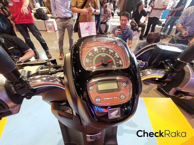 Honda Scoopy i LINE FRIENDS Special Edition ฮอนด้า สกู้ปปี้ไอ ปี 2019 : ภาพที่ 16