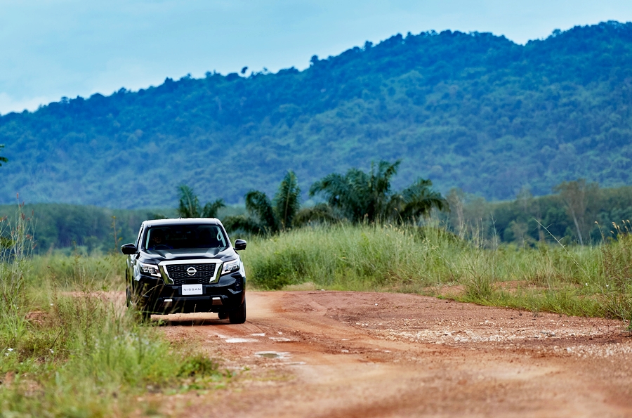 Nissan Navara King Cab Calibre E 6MT นิสสัน นาวาร่า ปี 2024 : ภาพที่ 6