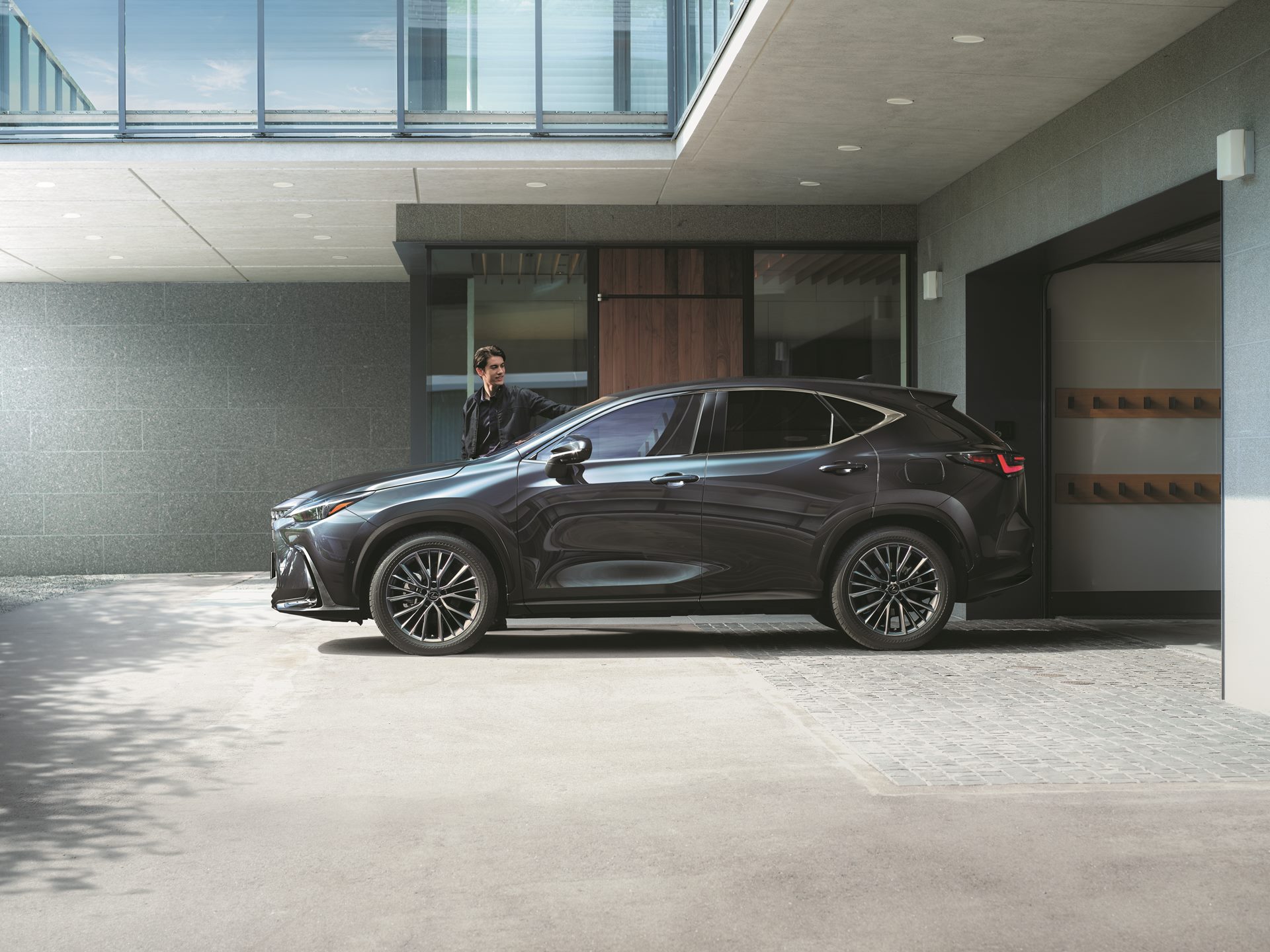 Lexus NX 450h+ Premium AWD เลกซัส เอ็นเอ็กซ์ ปี 2024 : ภาพที่ 7