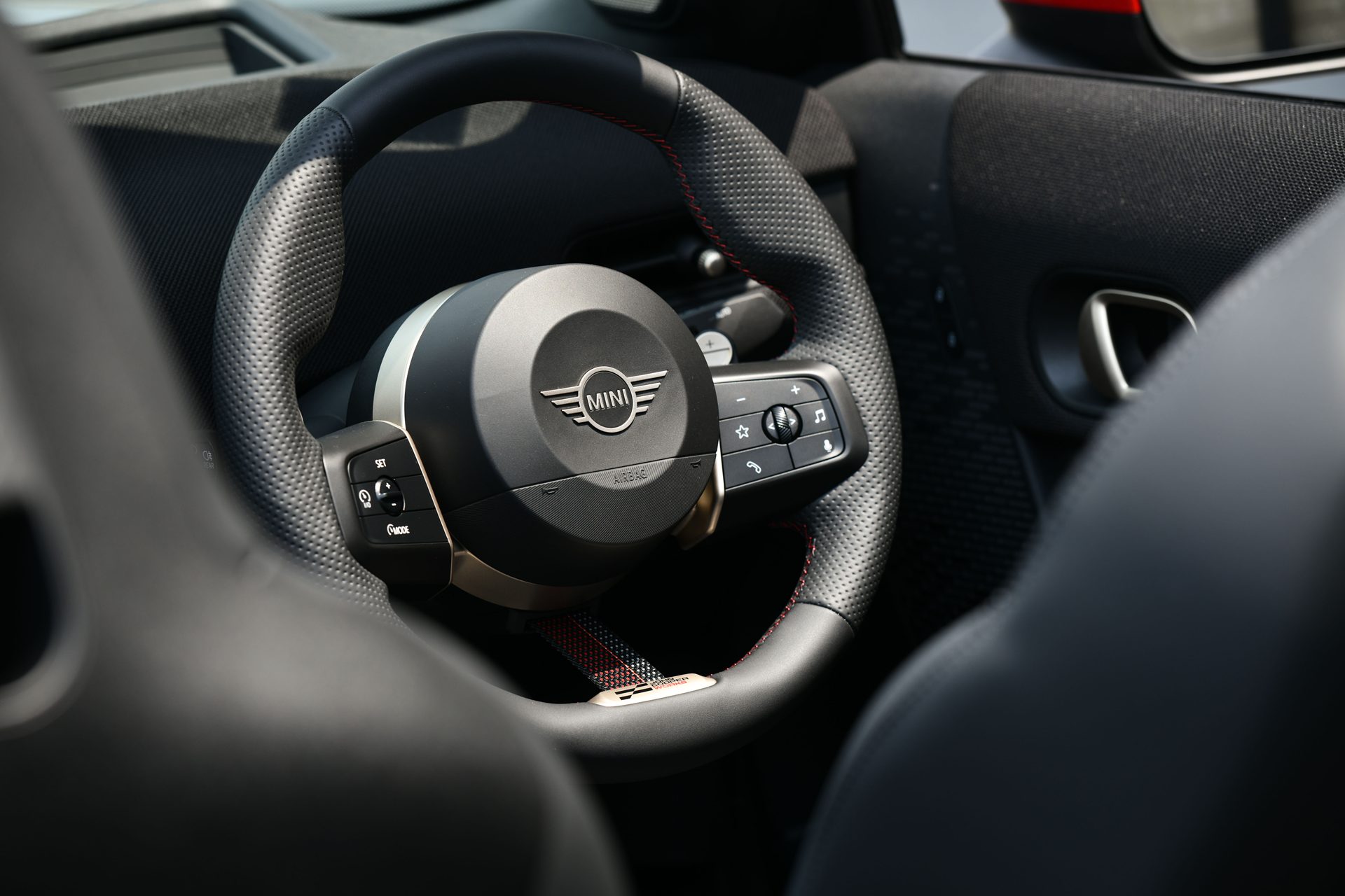 Mini John Cooper Works Convertible มินิ จอห์น คูเปอร์ เวิร์กส์ ปี 2025 : ภาพที่ 5