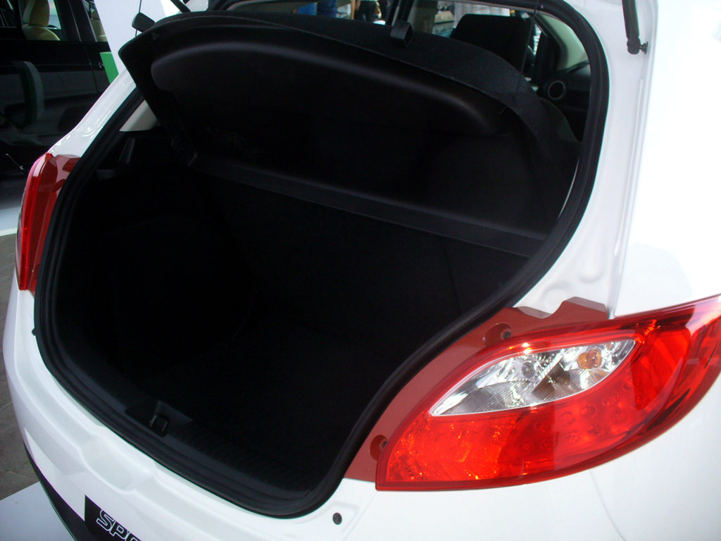 Mazda 2 Sports Maxx AT มาสด้า ปี 2012 : ภาพที่ 13