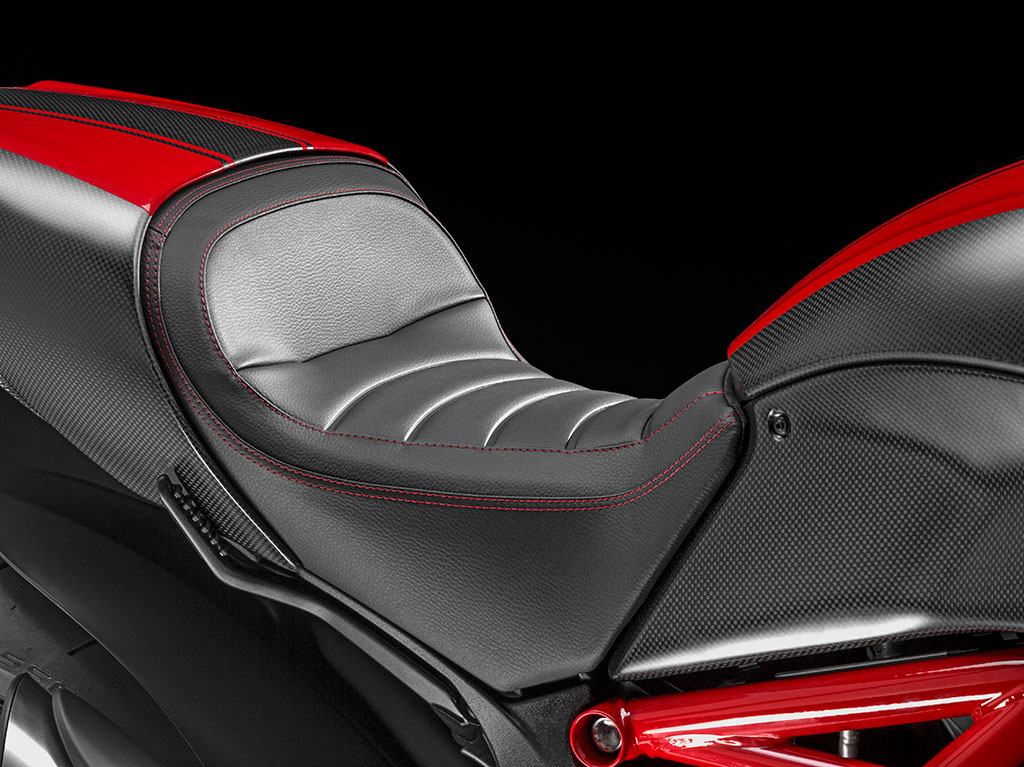 Ducati Diavel Carbon ดูคาติ เดียแวล ปี 2014 : ภาพที่ 6