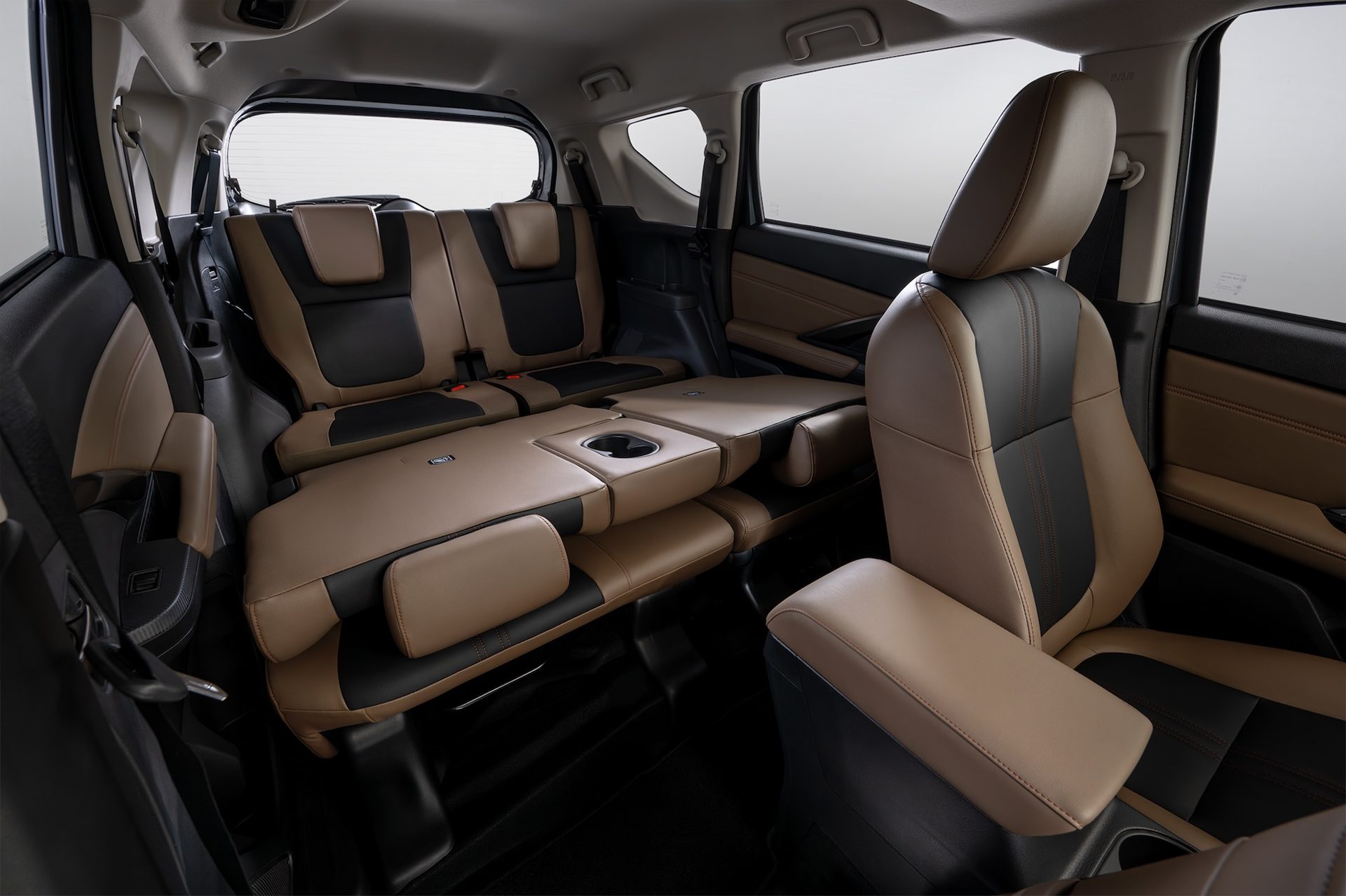 Mitsubishi Xpander Cross HEV มิตซูบิชิ ปี 2025 : ภาพที่ 10